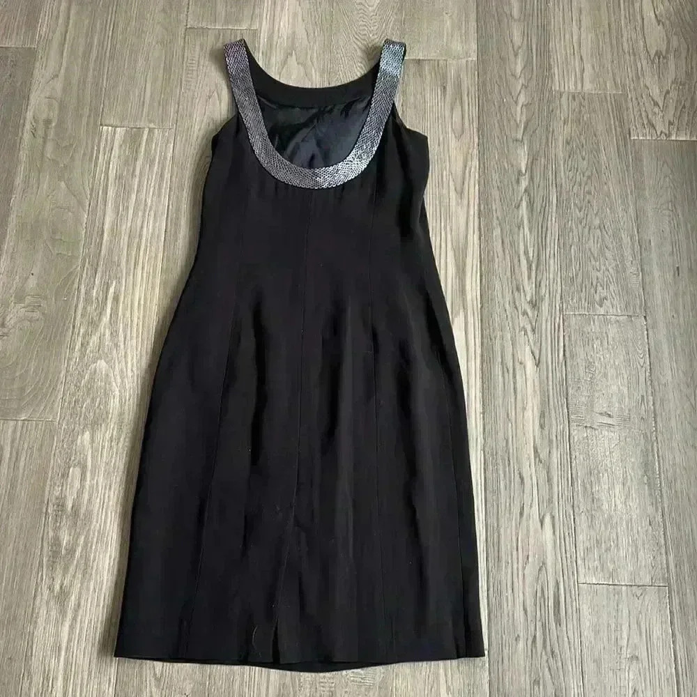 LAUREN Ralph Lauren | Black fitting dress with silver beads and low back - Picture 6 of 9